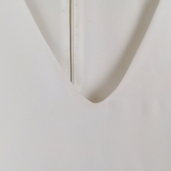 ARITZIA Babaton Maddox Blouse White Flowy Top XS Maddox Is A Sleeveless Blouse - Picture 6 of 9